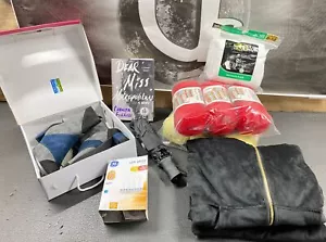 Miscellaneous Goods 🔥 Yarn, Women's Ankle Socks, Size 9 Boots, 2x Sweatsuit - Picture 1 of 10