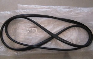 NISSAN GENUINE Weatherstrip-lid 91246 - VB010 - Picture 1 of 2