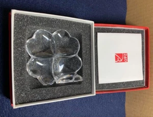 Baccarat Cristal Transparente Trébol Cuatro Hojas de Buena Suerte Pisapapeles con Caja - Imagen 1 de 6