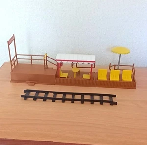Faller Playtrain Station/Platform + 1 Straight Track - Picture 1 of 5