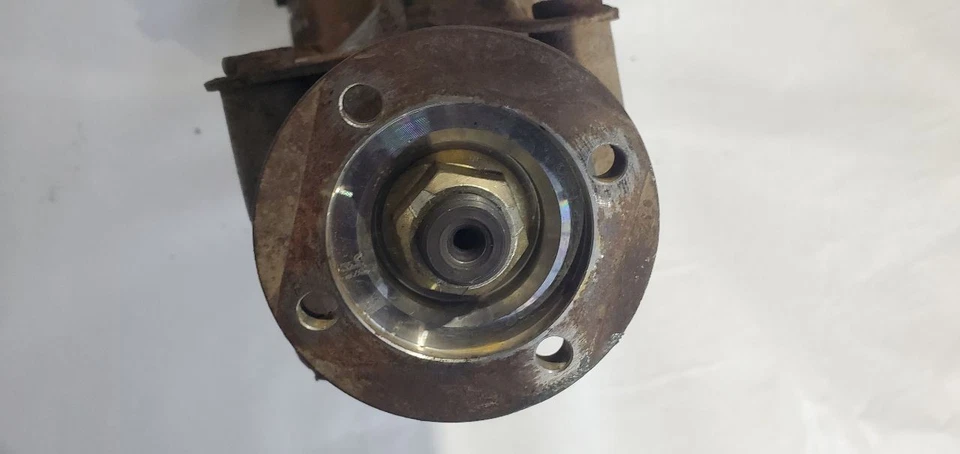 Conjunto de portador diferencial usado se adapta a: 1985 Subaru Brat trasero 4 puertas SDN 3,90 rat Foto 1 de 4