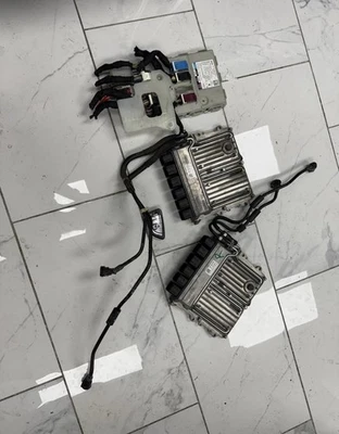 Juego de llaves de ordenador de motor DME ECU BMW OEM G12 G30 750i 750iX M550i 2016-2020 Foto 1 de 4