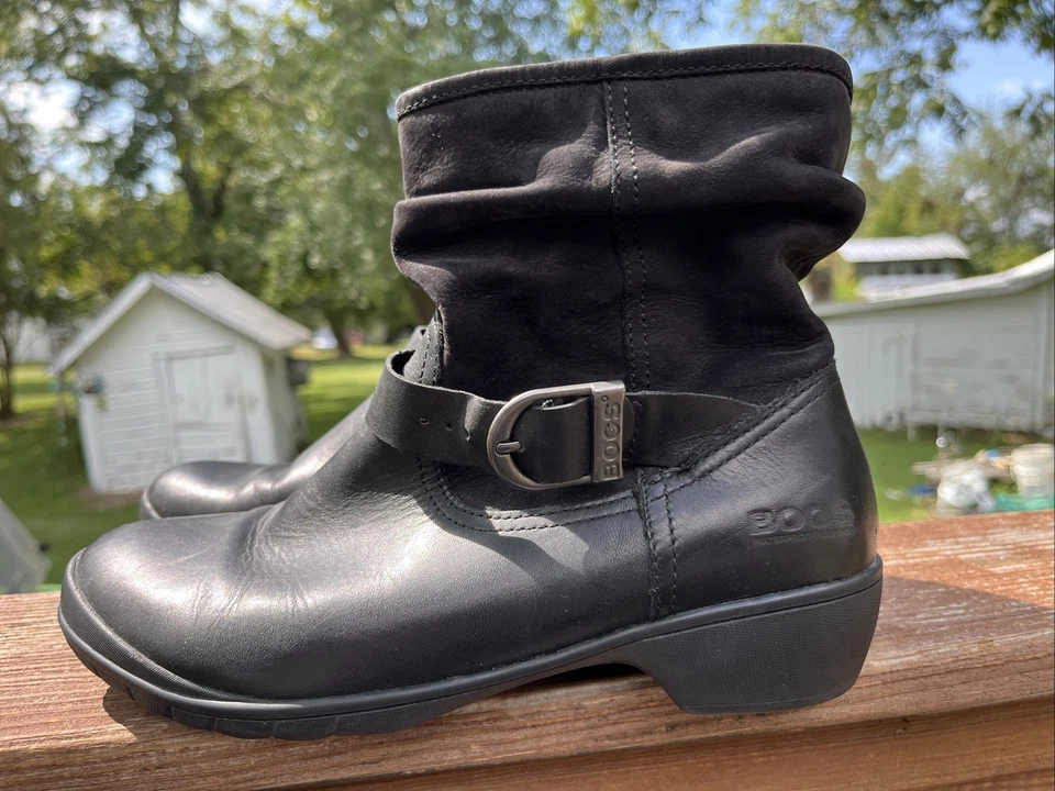 Botas de montar Bogs Cassie de cuero negras con hebilla baja holgada sin cordones al tobillo talla 7,5 Foto 1 de 4