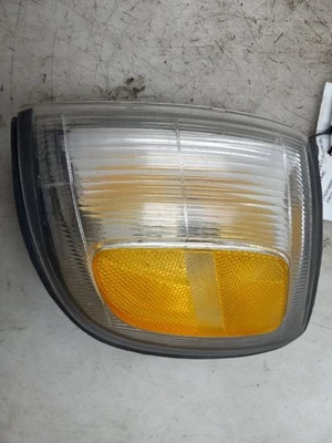 96 97 98 LUZ MONTADA GUARDABARROS IZQUIERDO TOYOTA 4 RUNNER SR5 Foto 1 de 4