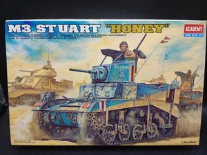 Academy 1/35 Scale M3 Stuart "Honey" Tank model kit - Picture 1 of 6