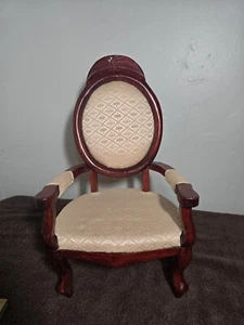 Sedia Kingstate the Dollcrafter stile vittoriano 16 3/4 pollici adatta a molte bambole - Foto 1 di 24