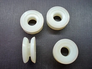 4 pcs 1968-1972 Chevelle GTO 442 Cutlass quarter window front guide rollers NORS - Foto 1 di 6