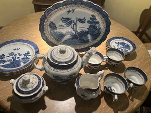 15-teiliges Royal Doulton "Real Old Willow" Mittagessen Set + älterer Stand passendes Tablett - Bild 1 von 8