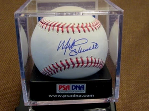 MIKE SCHMIDT PHILADEPHIA PHILLIES HOF SIGNED AUTO BASEBALL PSA/DNA GRADED 9.5 - Picture 1 of 4