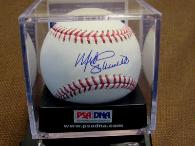MIKE SCHMIDT PHILADEPHIA PHILLIES HOF SIGNED AUTO BASEBALL PSA/DNA GRADED 9.5 - Image 1 of 4