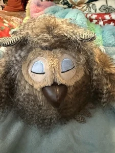 Pier 1 Imports Schlafende Eule Stofftier Plüsch Kissen Deko Top - Bild 1 von 4