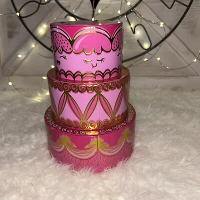 "Caja de lata de caramelo/tapa de pastel rosa y dorado de triple cubierta Decadence - 9"" de alto" Foto 1 de 4