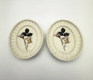 Oval Framed Wall Hanging With Roses Vintage - Picture 1 of 4