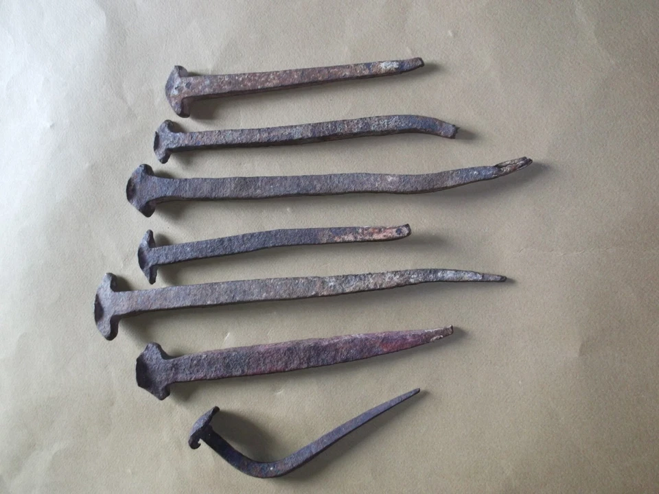 anciens clous de charpente en fer forgé - Photo 1/1