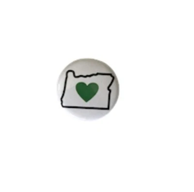 Green Heart Oregon Badge Button Pin Pinback Love State Outline - Image 1 of 3