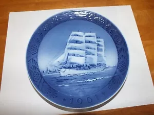 VINTAGE ROYAL COPENHAGEN 1961 THE TRAINING SHIP CHRISTMAS 7.25" DIAMETER PLATE - Picture 1 of 3