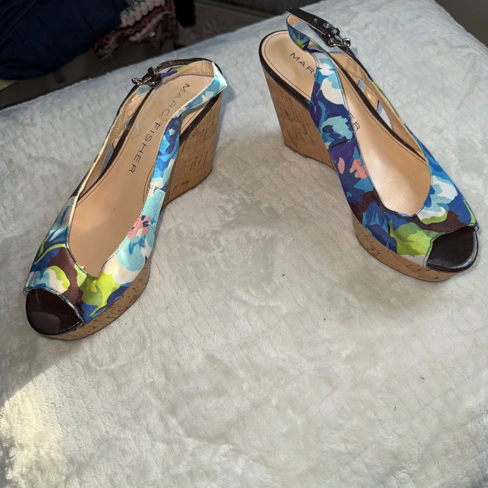 Sandalias de cuña florales Marc Fisher punta abierta tacón de corcho para mujer talla 7M de EE. UU. Foto 1 de 4
