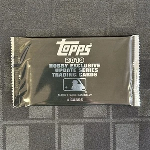 2019 Topps Update Series Factory Sealed Hobby Exclusive Silver Pack - Picture 1 of 2