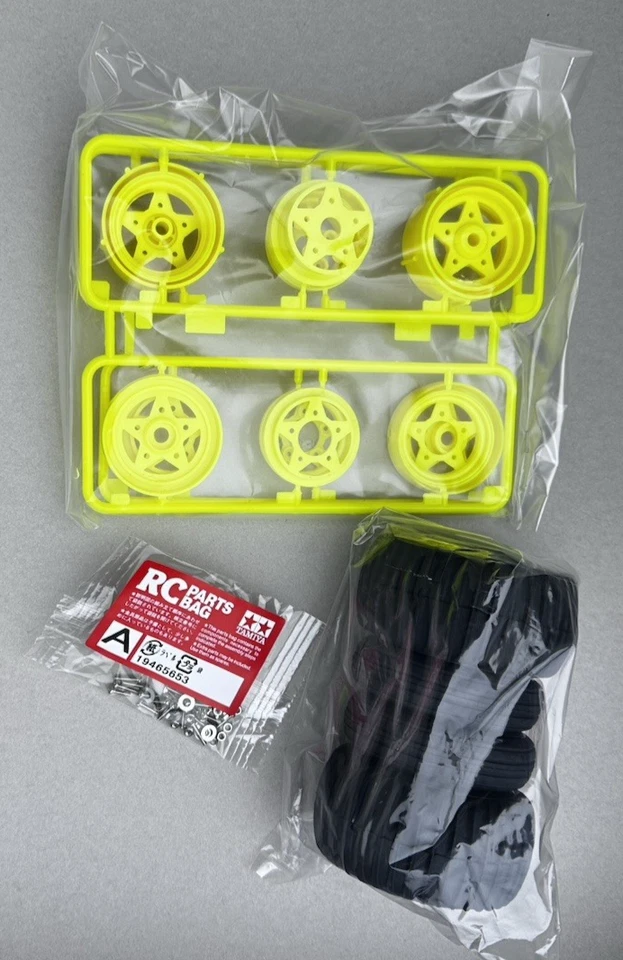 Nuevo Kit Tamiya # 47522 Tolva de Hierba Edición Negra Ruedas Neumáticos y Tornillos Foto 1 de 1