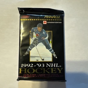 1992-93 Score Pinnacle NHL Hockey Canadian Edition 16 Card Pack - Picture 1 of 2