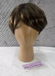 Peluca Paula Young A2476 BENNETT Color 14/88A#8 Morena Estilo Corto - Imagen 1 de 12