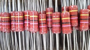 Resistencias PIHER QTY2 fuertemente emparejadas 27 ohmios 1W 5% Alta estabilidad Bajo ruido - Imagen 1 de 3