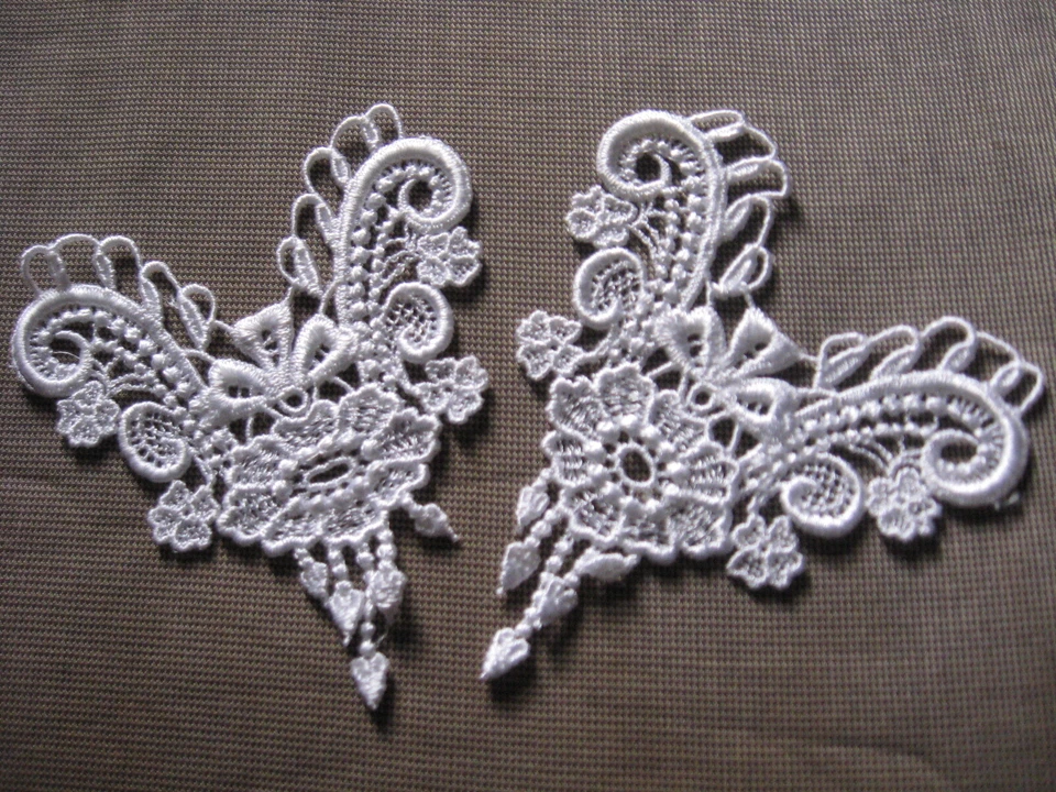 18 PCS LOVELY DANGLY OFF WHITE VICTORIAN RAYON VENISE APPLIQUE - Image 1 of 1