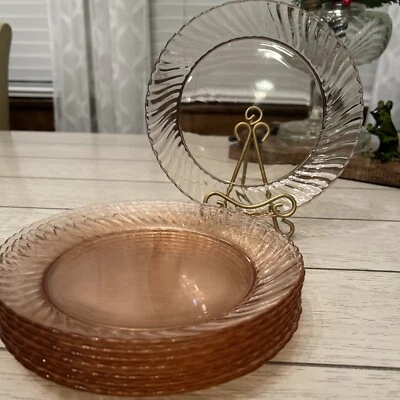 Набор из 8 французских тарелок Acroroc из розового стекла с завитковым узором 7 5/8 дюйма для загородного коттеджа - Изображение 1 из 4