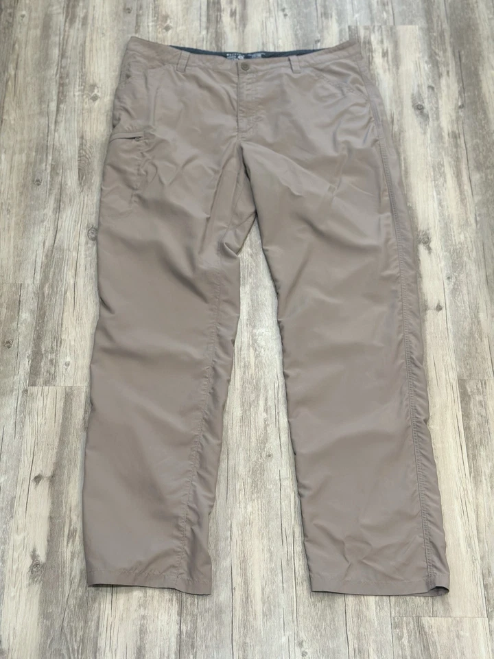 Calça de caminhada leve cáqui masculina tamanho 38 Mountain Hardwear Ramesa - Imagem 1 de 4