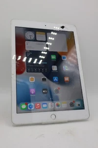 Apple iPad 6.Gen 2018 128GB WiFi A1893 Weiß Displayschaden #5205 - Bild 1 von 5