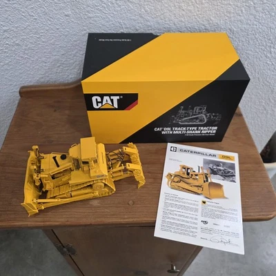 Caterpillar Cat D9L Dozer with Multi-Shank Ripper - CCM 1:48 Scale Model  - Image 1 of 4