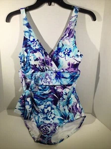 Tommy Bahama Island Sculpt V-Neck Women’s Size 8 White 1-Piece Swimsuit TY-3063 - Picture 1 of 4