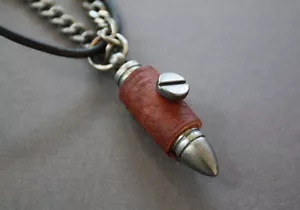 NUOVO Ciondolo Proiettile Uomo In Pelle Metallo Collana Choker - Foto 1 di 5
