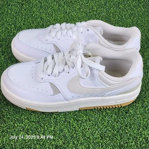 Nike Gamma Force Shoes Womens Size 6.5 White Athletic Lifestyle Leather Sneakers - Picture 1 of 7