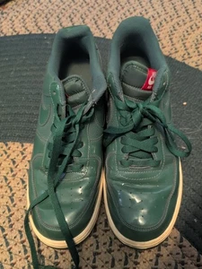 Nike Air Force 1 Low Gorge Patent Leather Green Gr: 10,5 #315122-301 Gebraucht - Bild 1 von 6