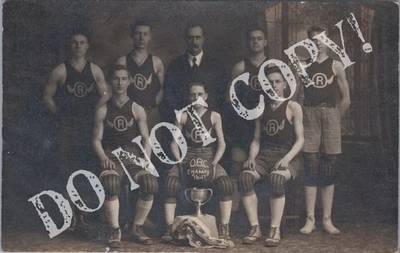 RPPC-Lectura PA-Baloncesto-Baloncesto-Escuela Secundaria-1916-17-Berks Co-Pennsylvania Foto 1 de 2