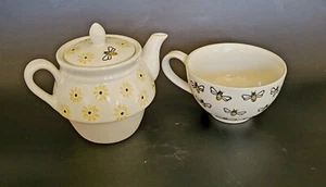 Honey Bee Tea for One, Three Pieces Including the Lid. Sweet Way to Enjoy a Cup - Picture 1 of 2