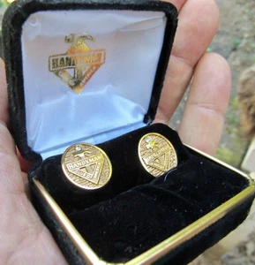 Lote de 2 JUEGO DE ALFILERES DE SOLAPA HANDYMAN CLUB Diamante ORO ESTUCHE Piedra Miembro RARO EN MUY BUEN ESTADO++ - Imagen 1 de 3