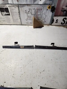 Par de barras de adorno de parrilla cromadas Mustang 1964-1965 OEM lado izquierdo y derecho - Imagen 1 de 2