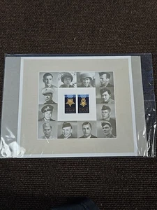 US Stamp 2013 World War II Medal of Honor 20 Forever Stamp Folio Scott #4822-3 - Picture 1 of 3