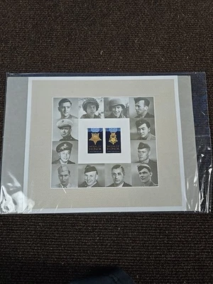 US Stamp 2013 World War II Medal of Honor 20 Forever Stamp Folio Scott #4822-3 - Image 1 of 3