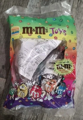 1997 Burger King Kid's Club M&M's Toys Green M&M Riding In Car Dispenser New - Image 1 of 3