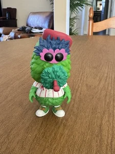 Funko Pop! Vinyl: Phillie Phanatic Mascot #05 Funko Pop! New But Box Got Wet! - Picture 1 of 5