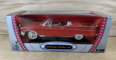 Road Signature 1:18 Scale Diecast 1959 Red Buick Electra 225 Convertible Car - Image 1 of 4