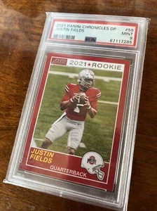 Justin Fields 2021 Panini Chronicles Draft Picks - Score Retro #59 (RC) - Picture 1 of 2
