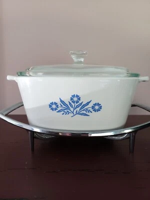 VTG CORNING WARE BLUE CORNFLOWER CASSEROLE 1 3/4 QT P-1 3/4-B W/Lid P7C/TRIVET - Image 1 of 4