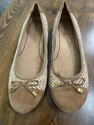 Vionic Spark Minna Espiga Pelo de becerro Cuero Planos Caramelo/Crema 10 Foto 1 de 4