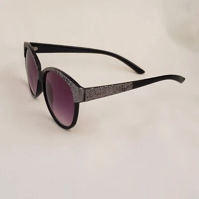 Glitter like embellishments Sunglasses H&M Women’s China made READ DESCRIPTION - Image 1 of 4