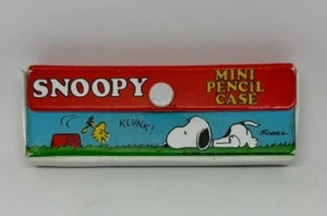 Vintage Butterfly Originals Snoopy Mini Pencil Case w/ Pencils Japan - Picture 1 of 3