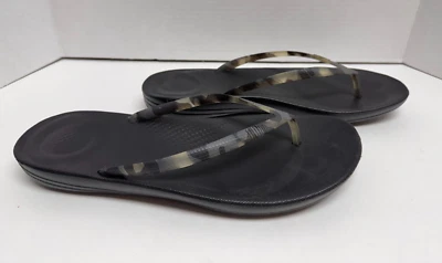 Chanclas FitFlop iQushion ergonómicas negras camufladas zapatos sin cordones para mujer 10 Foto 1 de 4